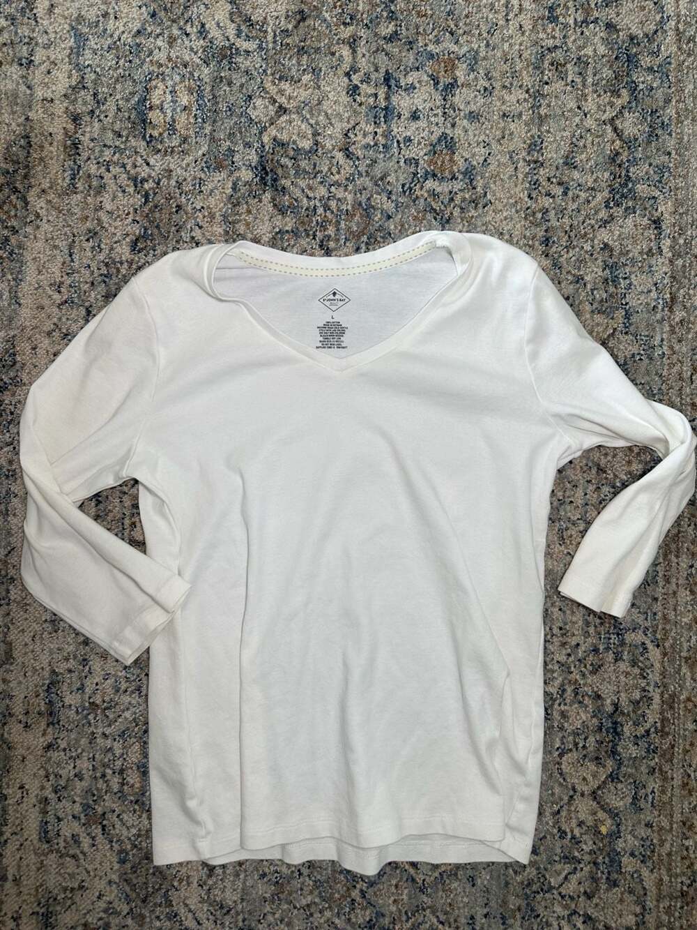 100% Cotton St. John's Bay Long Sleeve V-Neck T-Shirt Size L White Cotton